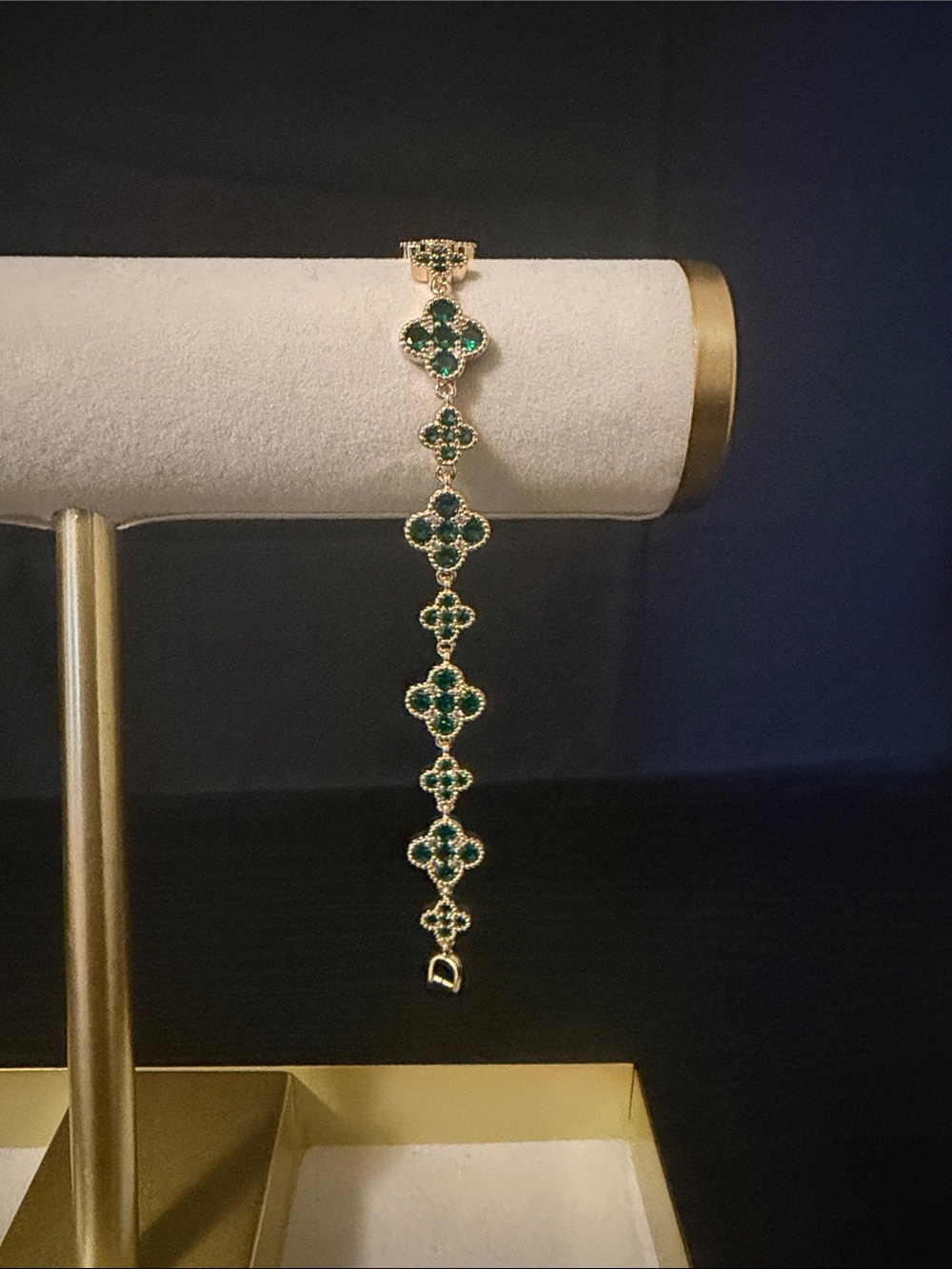 Green Clover-Link Bracelet in Gold Tone